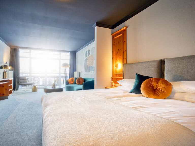 Entspannte Atmosphäre im Doppelzimmer des Adults Only Hotel in Bodenmais.